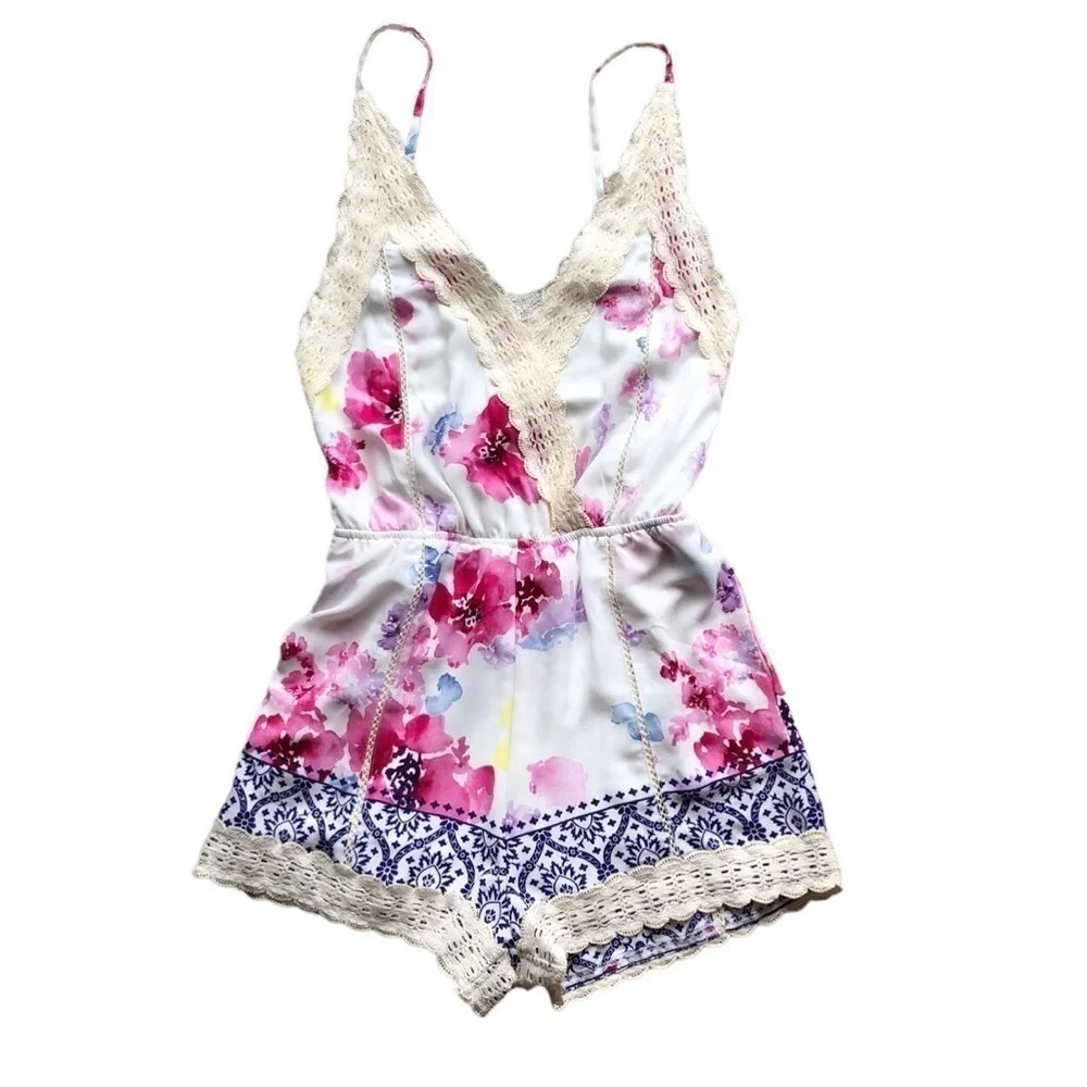 Tea & Cup Los Angeles Floral Backless Romper Medium - Picture 1 of 13